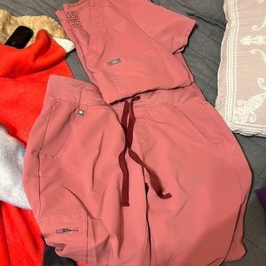 Figs One pocket top & Jogger Bottoms.